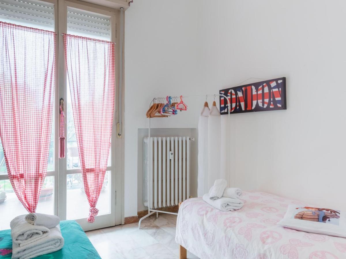 Flaminia Bright & Roomy Apartment Pesaro Esterno foto